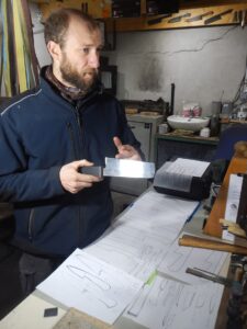 Alban CAMPAGNOLA, artisan coutelier forgeron, conception gamme cuisine professionel, haute qualité